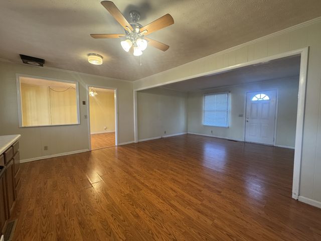 115 Larkins Dr, White Bluff, TN 37187