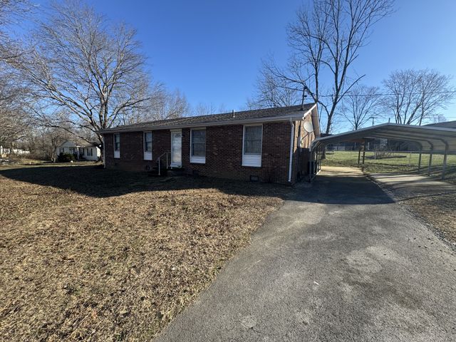 115 Larkins Dr, White Bluff, TN 37187