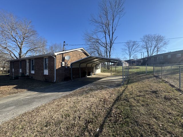 115 Larkins Dr, White Bluff, TN 37187