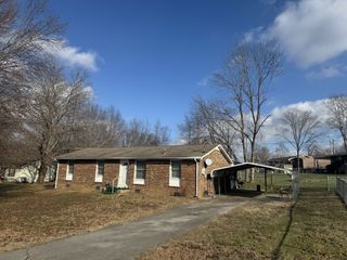 115 Larkins Dr, White Bluff, TN 37187