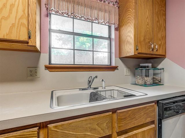 309 S Van Buren Avenue, Blanchard, OK 73010