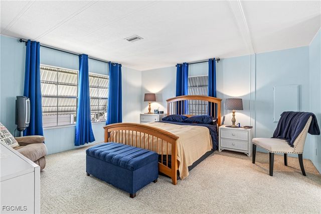 16033 Hibiscus WAY, North Fort Myers, FL 33903