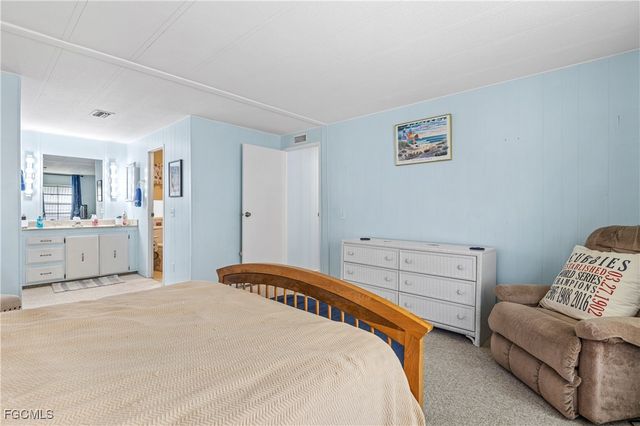 16033 Hibiscus WAY, North Fort Myers, FL 33903