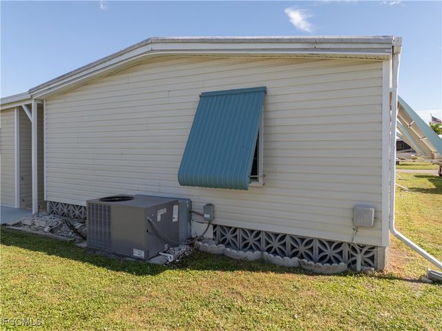 16033 Hibiscus WAY, North Fort Myers, FL 33903