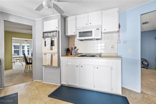 16033 Hibiscus WAY, North Fort Myers, FL 33903