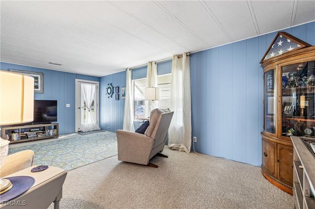 16033 Hibiscus WAY, North Fort Myers, FL 33903