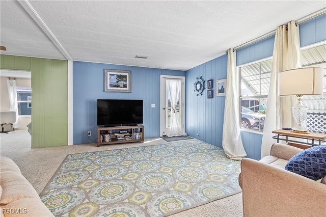 16033 Hibiscus WAY, North Fort Myers, FL 33903