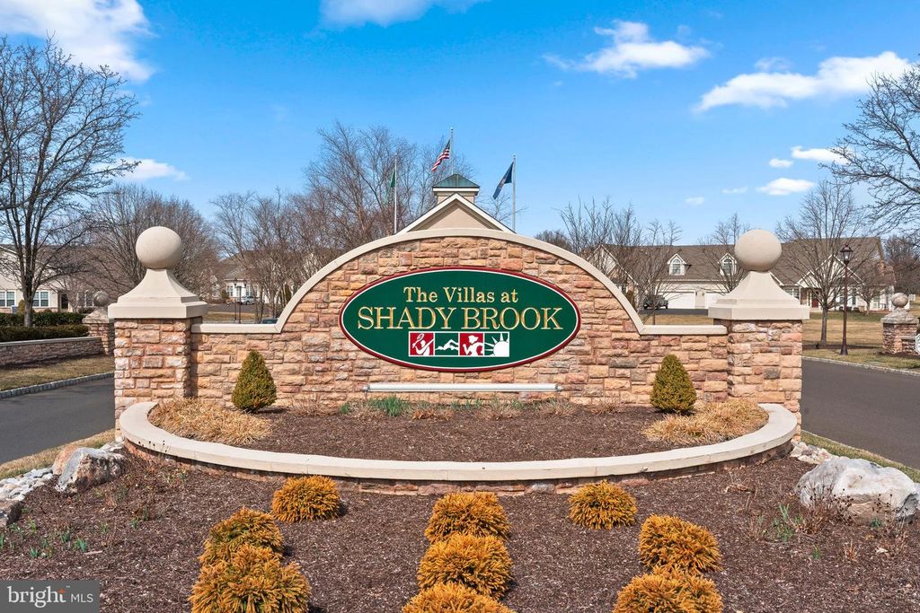 210 SHADY BROOK DR, Langhorne, PA 19047