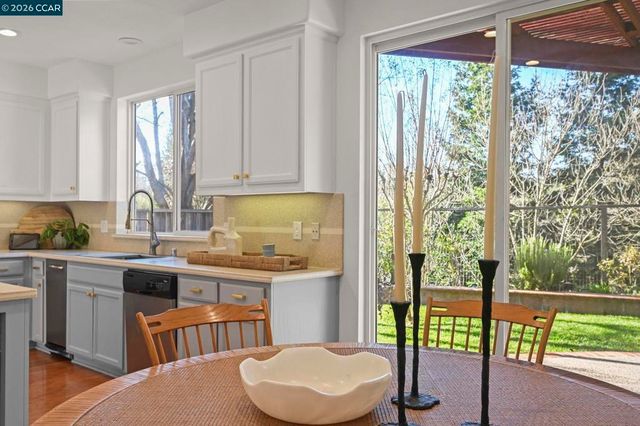 612 Pasa Tiempo Ct, Pleasant Hill, CA 94523