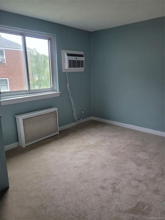 75-01 260th Avenue 2, Glen Oaks, NY 11004 — photo 4