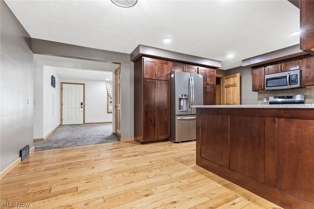 5220 Woodlynn Street NE, East Canton, OH 44730