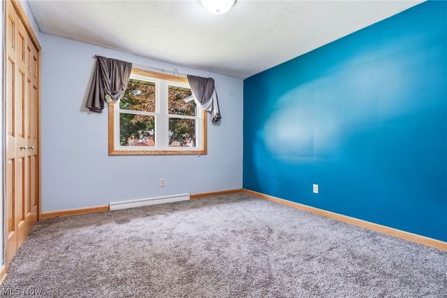 5220 Woodlynn Street NE, East Canton, OH 44730