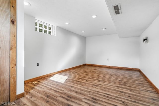 5220 Woodlynn Street NE, East Canton, OH 44730