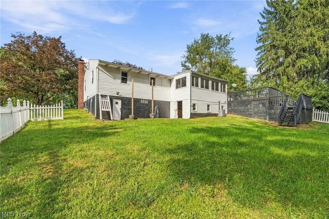 5220 Woodlynn Street NE, East Canton, OH 44730