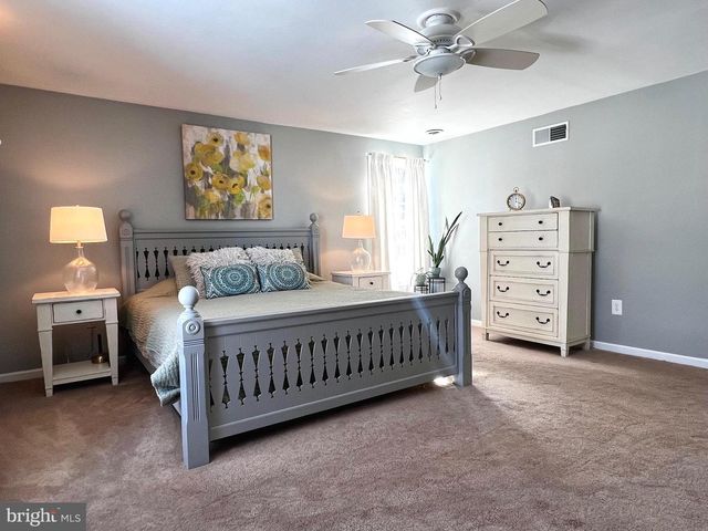 214 WILLIAM DR, Hershey, PA 17033