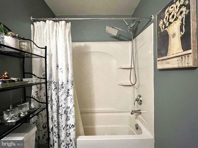 214 WILLIAM DR, Hershey, PA 17033