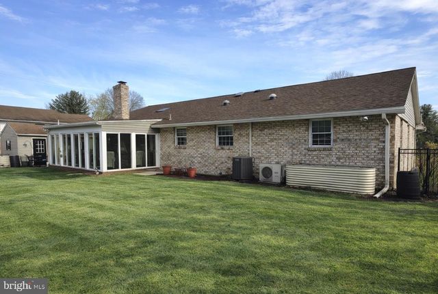 214 WILLIAM DR, Hershey, PA 17033