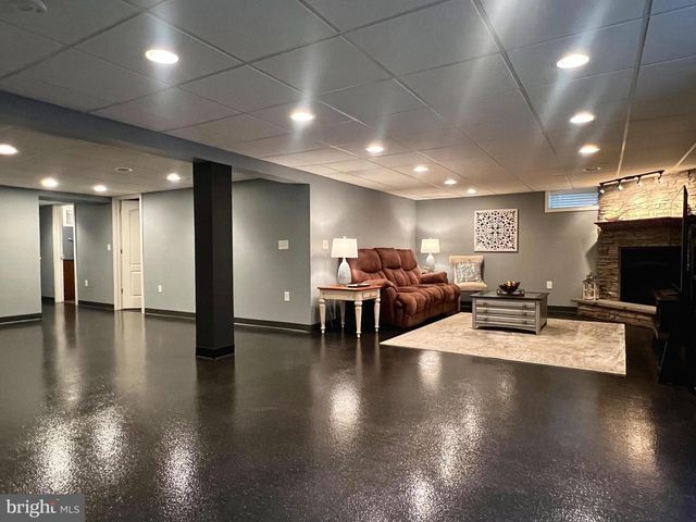 214 WILLIAM DR, Hershey, PA 17033