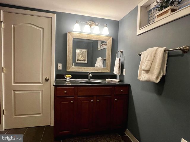 214 WILLIAM DR, Hershey, PA 17033