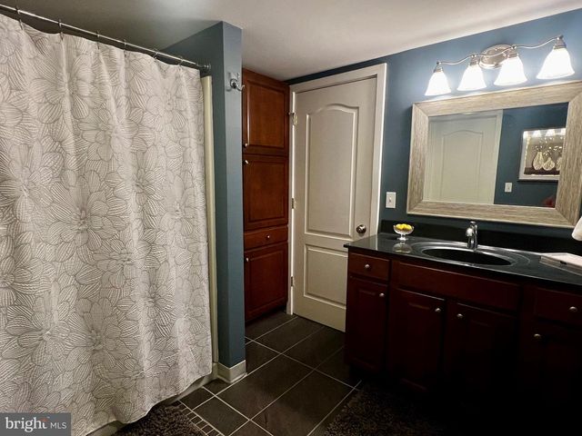 214 WILLIAM DR, Hershey, PA 17033