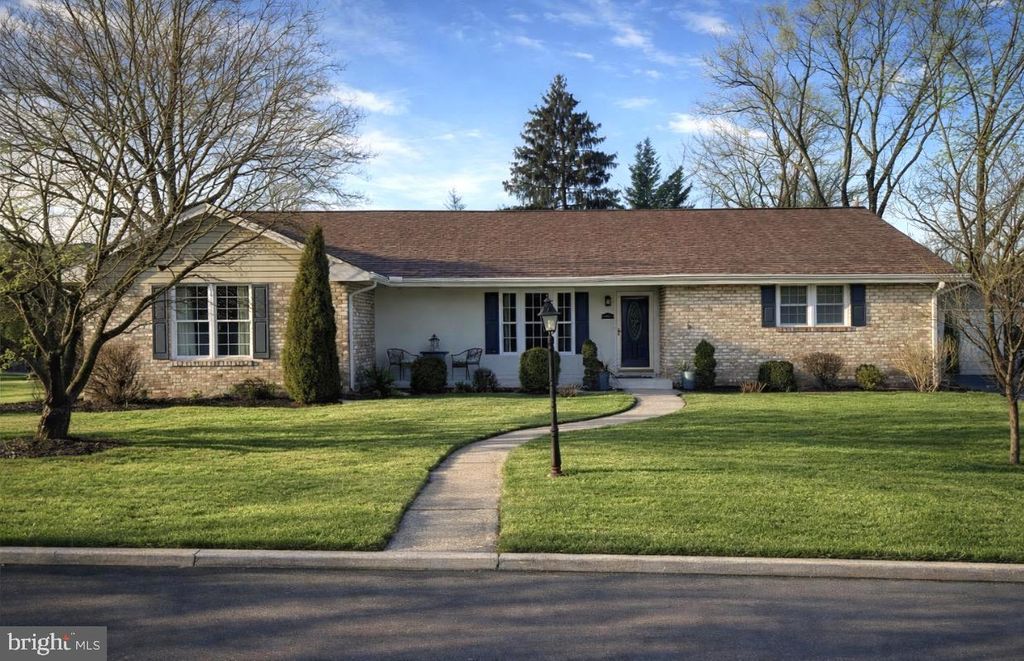 214 WILLIAM DR, Hershey, PA 17033