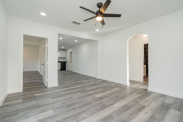 824 N Virginia Street, Terrell, TX 75160