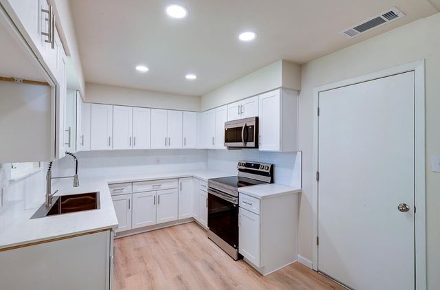 1484 W Indianapolis Avenue, Fresno, CA 93705