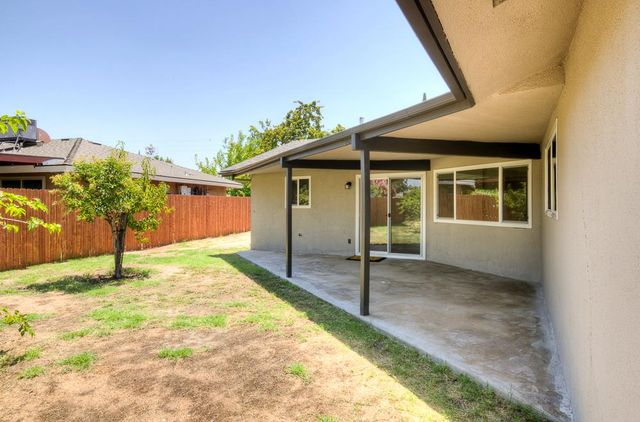 1484 W Indianapolis Avenue, Fresno, CA 93705