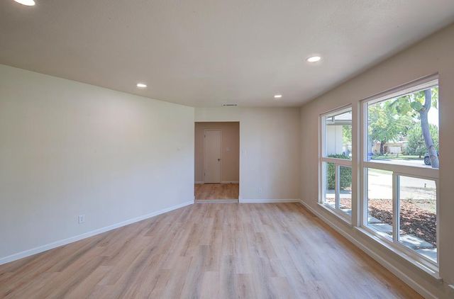 1484 W Indianapolis Avenue, Fresno, CA 93705