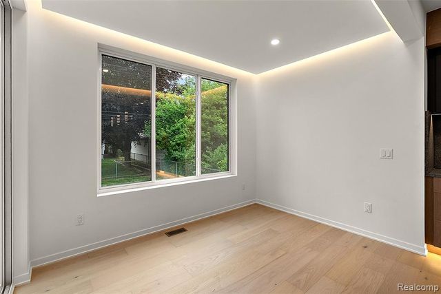 1821 Clifton Avenue, Royal Oak, MI 48073