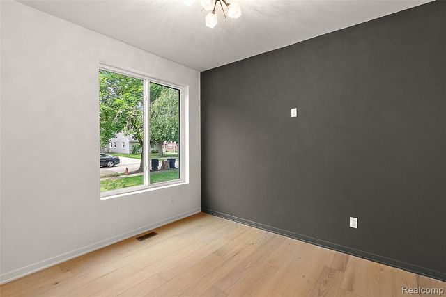 1821 Clifton Avenue, Royal Oak, MI 48073