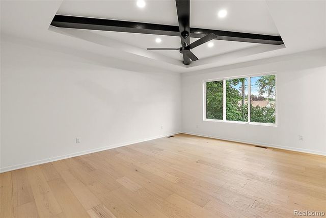 1821 Clifton Avenue, Royal Oak, MI 48073