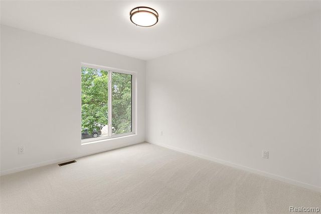 1821 Clifton Avenue, Royal Oak, MI 48073