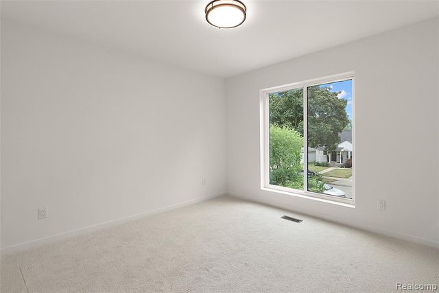 1821 Clifton Avenue, Royal Oak, MI 48073