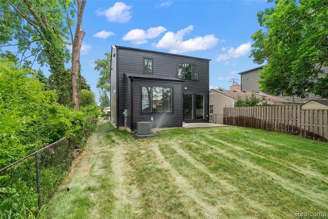 1821 Clifton Avenue, Royal Oak, MI 48073