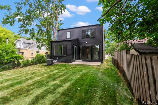 1821 Clifton Avenue, Royal Oak, MI 48073