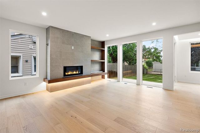 1821 Clifton Avenue, Royal Oak, MI 48073