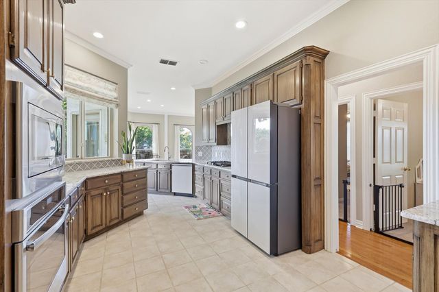 1512 Hunters Ridge Circle, Denton, TX 76205