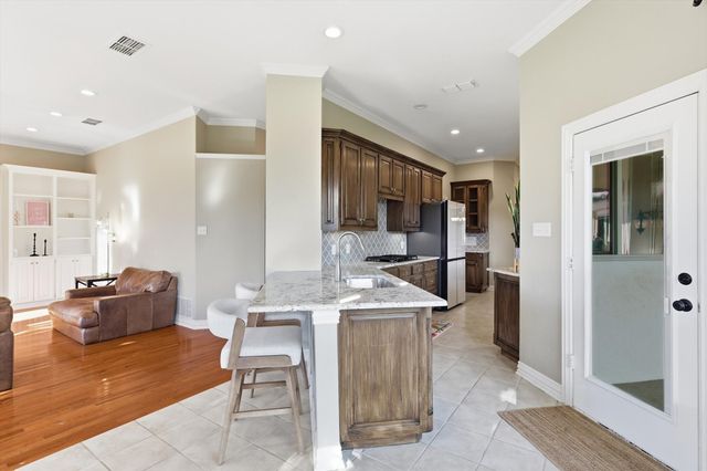 1512 Hunters Ridge Circle, Denton, TX 76205