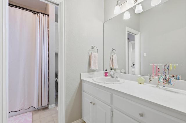 1512 Hunters Ridge Circle, Denton, TX 76205