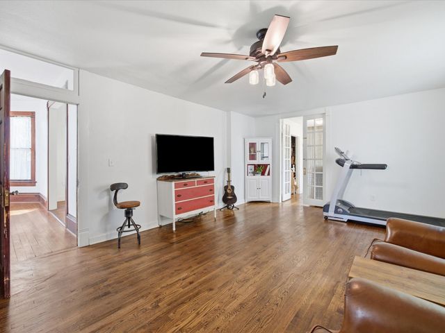 305 E Shoemaker Street, Decatur, TX 76234