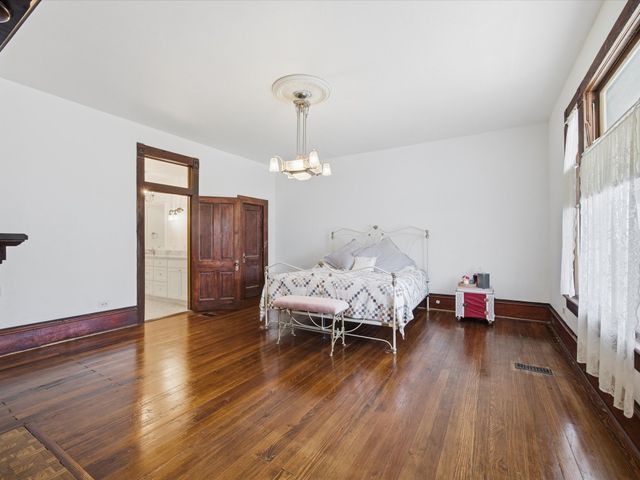 305 E Shoemaker Street, Decatur, TX 76234