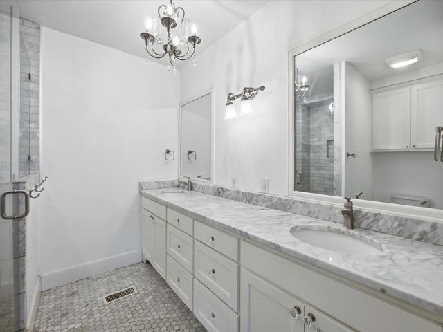 305 E Shoemaker Street, Decatur, TX 76234