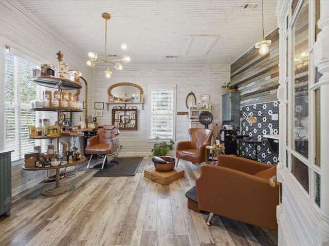 305 E Shoemaker Street, Decatur, TX 76234