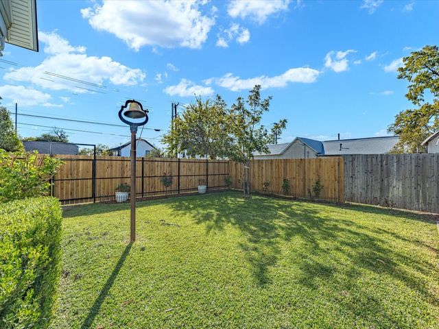 305 E Shoemaker Street, Decatur, TX 76234