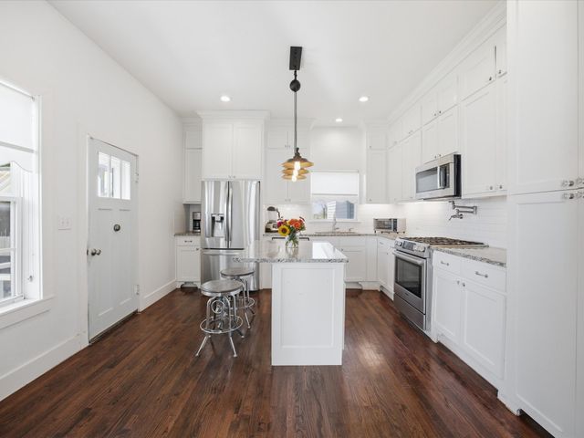 305 E Shoemaker Street, Decatur, TX 76234