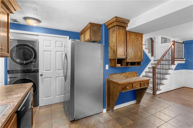1413 N Geronimo Drive, Independence, MO 64058