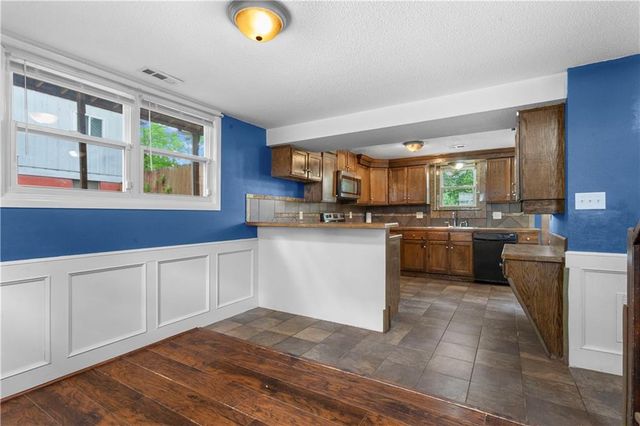 1413 N Geronimo Drive, Independence, MO 64058