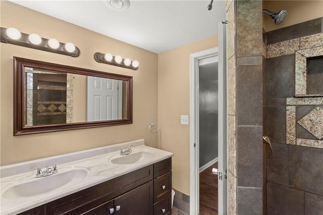 1413 N Geronimo Drive, Independence, MO 64058