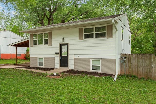 1413 N Geronimo Drive, Independence, MO 64058